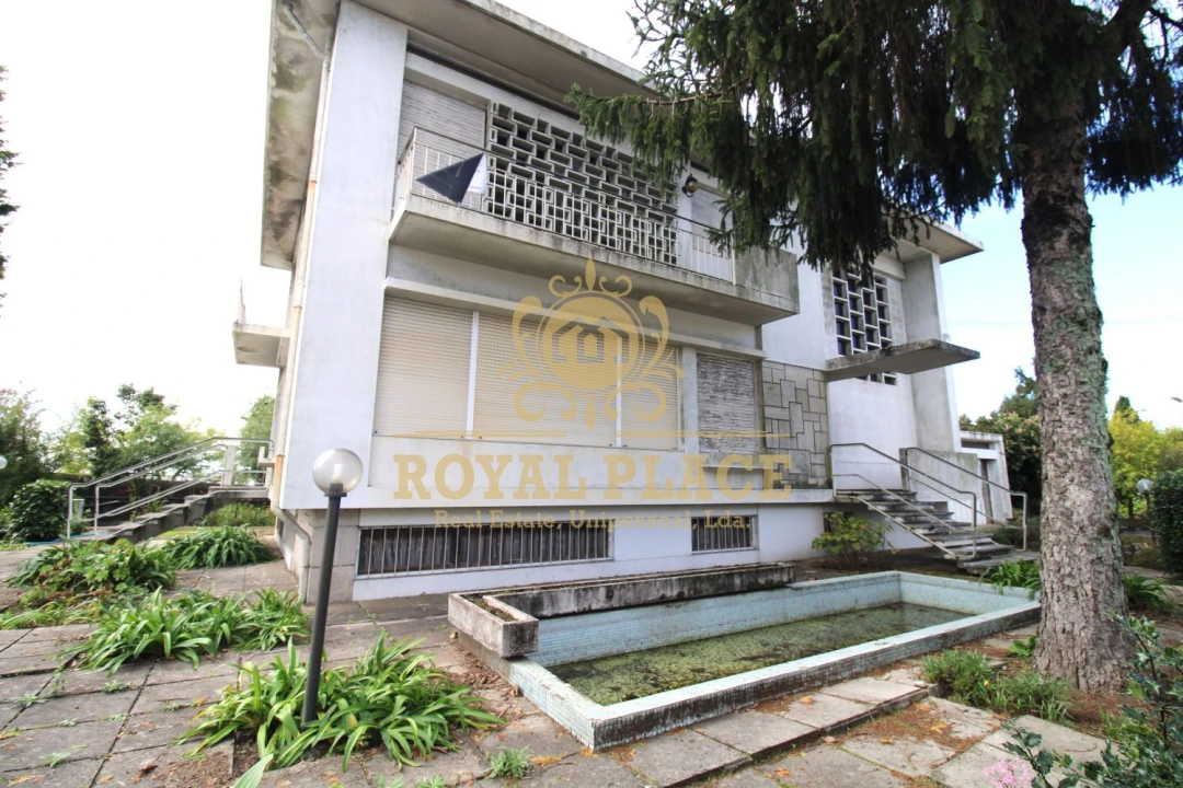 Moradia T4 para Venda em Argoncilhe Foto 4