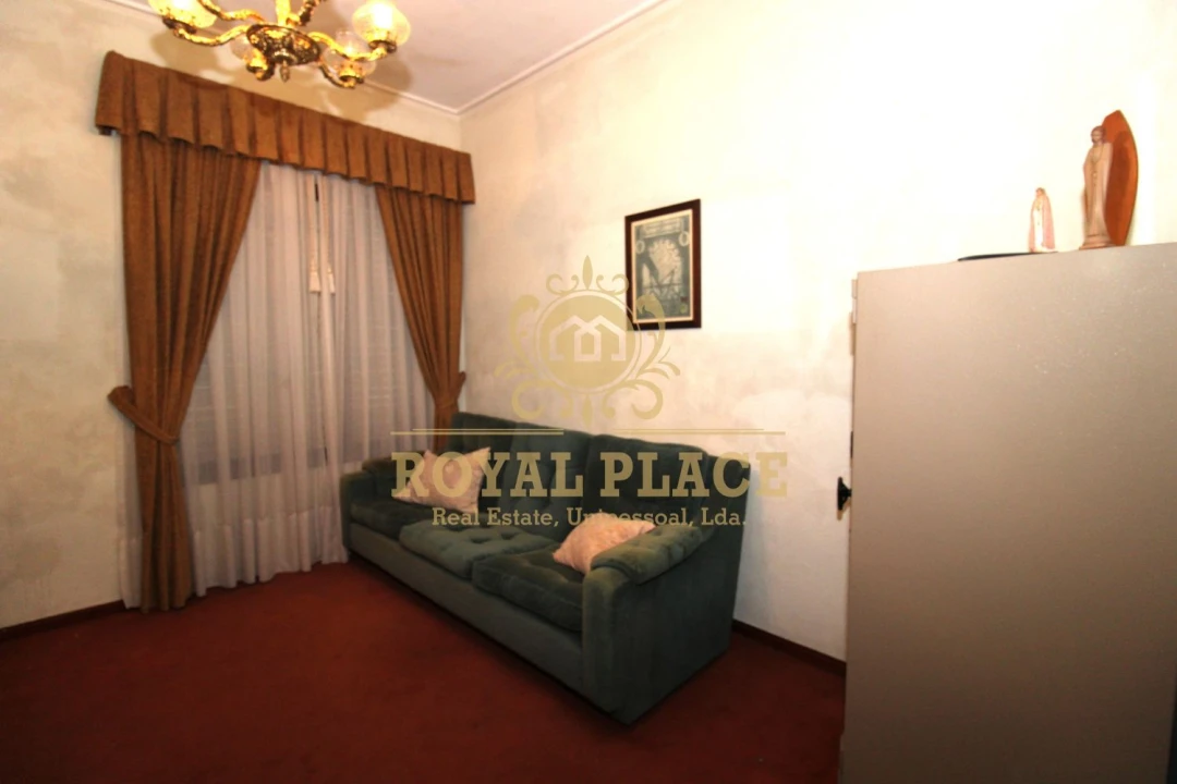 Moradia T4 para Venda em Argoncilhe Foto 9