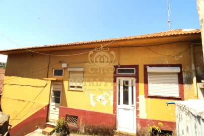 Moradia T7 para Venda em Santa Marinha e São Pedro da Afurada