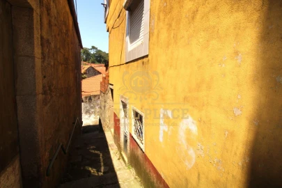 Moradia T7 para Venda em Santa Marinha e São Pedro da Afurada