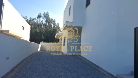 Moradia T3 para Venda em Santa Maria da Feira, Travanca, Sanfins e Espargo