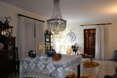 Apartamento T9 para Venda em Paços de Brandão