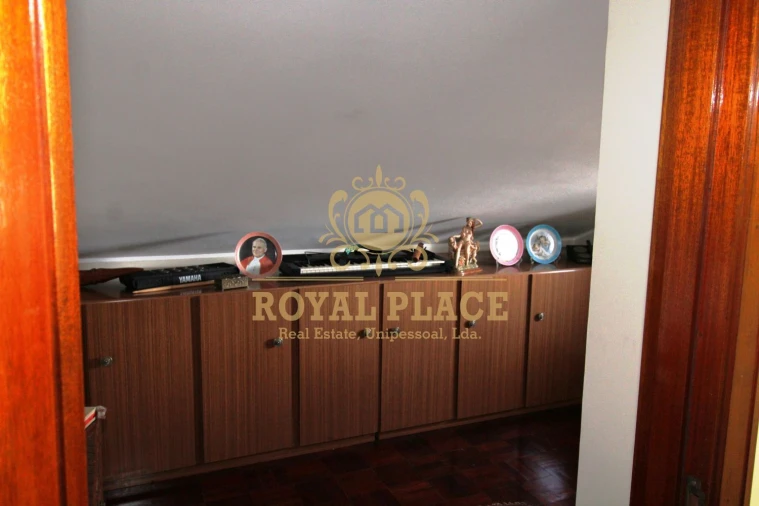 Apartamento T9 para Venda em Paços de Brandão Foto 19