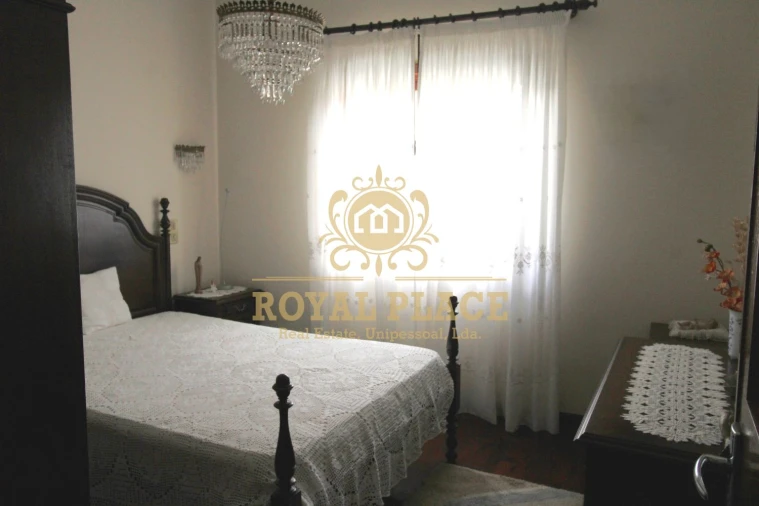 Apartamento T9 para Venda em Paços de Brandão Foto 10