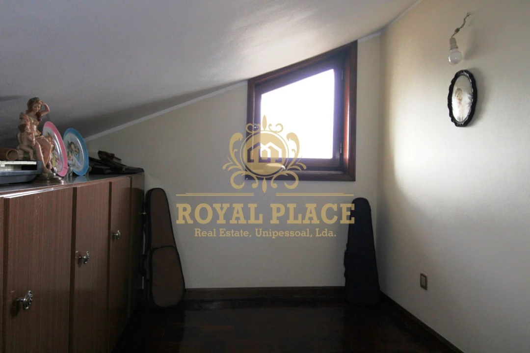 Apartamento T9 para Venda em Paços de Brandão Foto 20