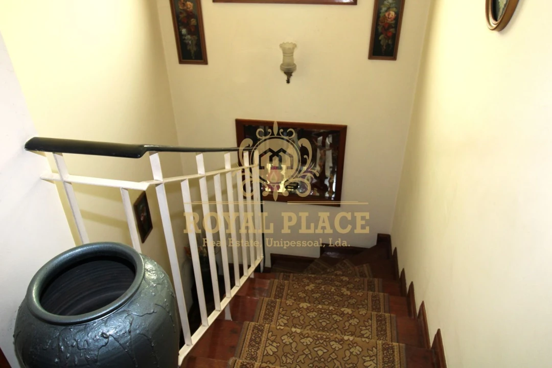 Apartamento T9 para Venda em Paços de Brandão Foto 18