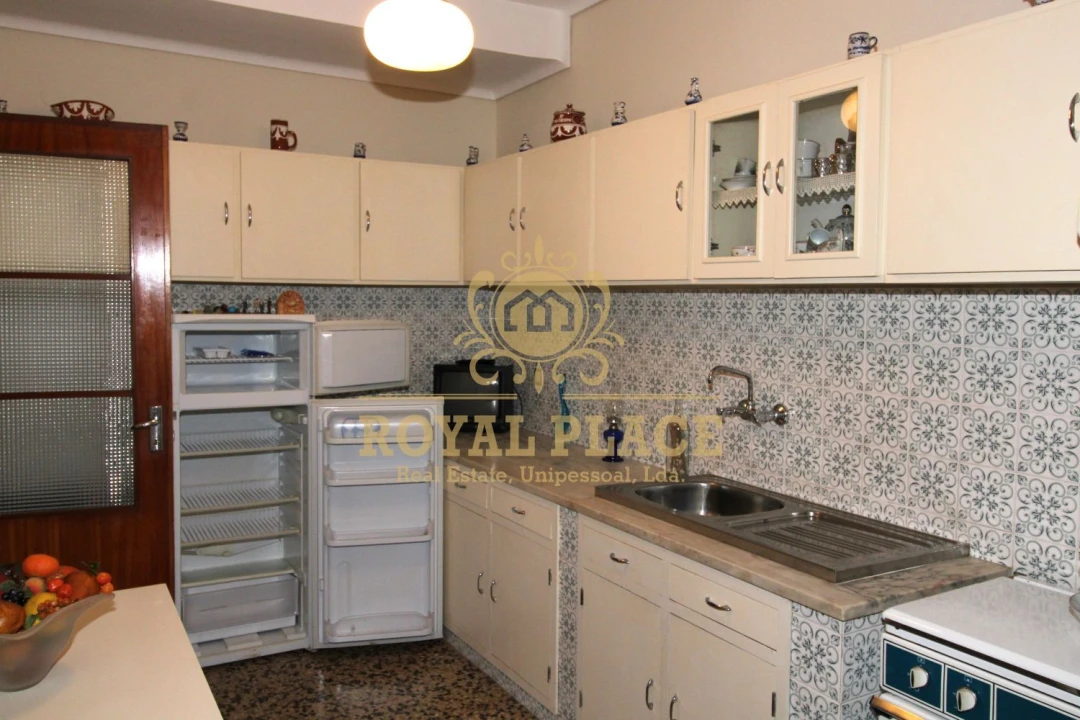 Apartamento T9 para Venda em Paços de Brandão Foto 6