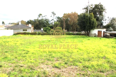 Terreno para Venda em Paços de Brandão