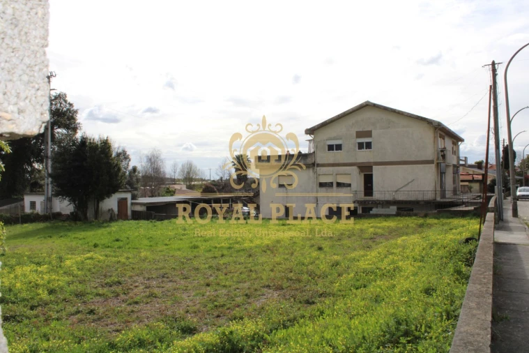 Terreno para Venda em Paços de Brandão Foto 9