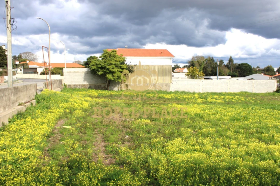Terreno para Venda em Paços de Brandão Foto 4