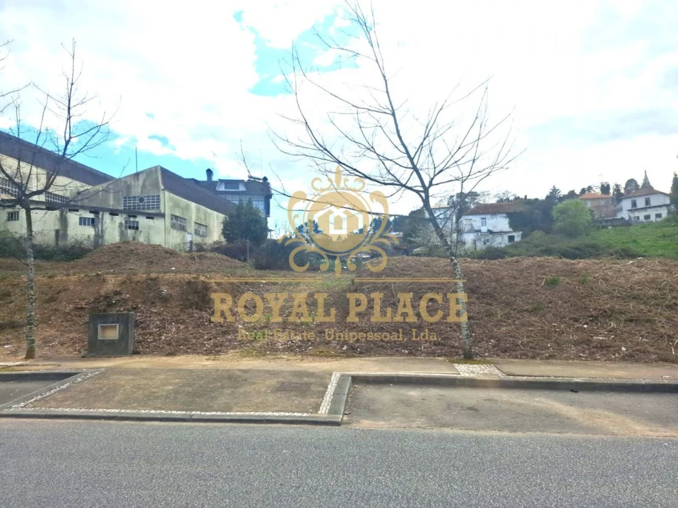 Terreno para Venda em São João da Madeira Foto 3