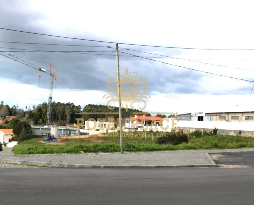 Terreno para Venda em Paços de Brandão Foto 9