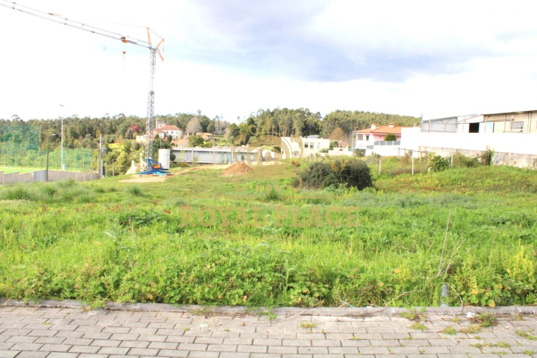 Terreno para Venda em Paços de Brandão Foto 7