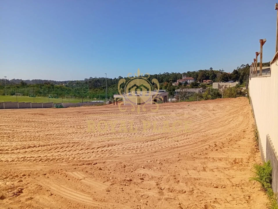 Terreno para Venda em Paços de Brandão Foto 11