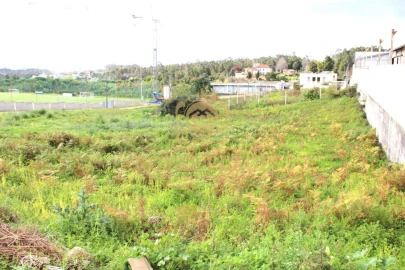 Terreno para Venda em Paços de Brandão