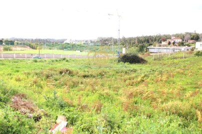Terreno para Venda em Paços de Brandão