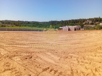 Terreno para Venda em Paços de Brandão