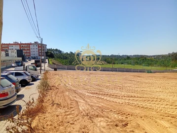Terreno para Venda em Paços de Brandão