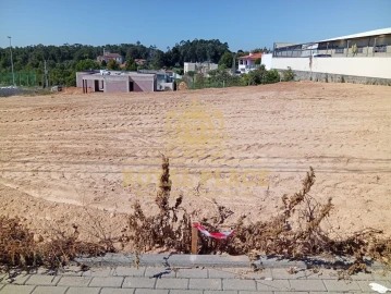 Terreno para Venda em Paços de Brandão