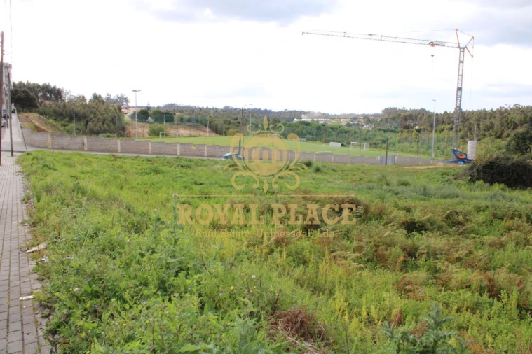 Terreno para Venda em Paços de Brandão Foto 8