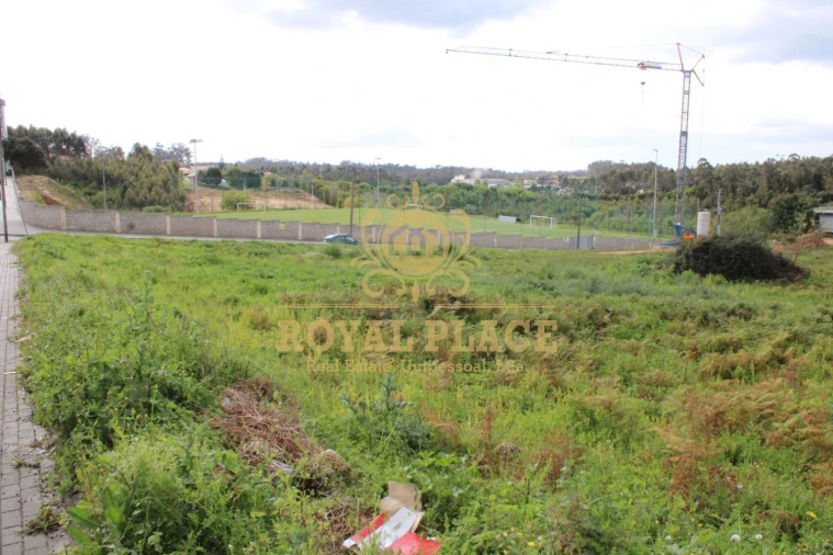 Terreno para Venda em Paços de Brandão Foto 7