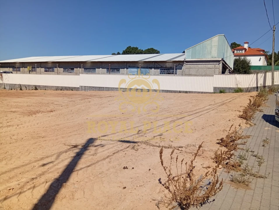 Terreno para Venda em Paços de Brandão Foto 9