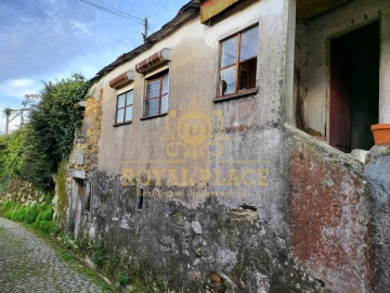 Moradia T2 para Venda em Sobrado e Bairros