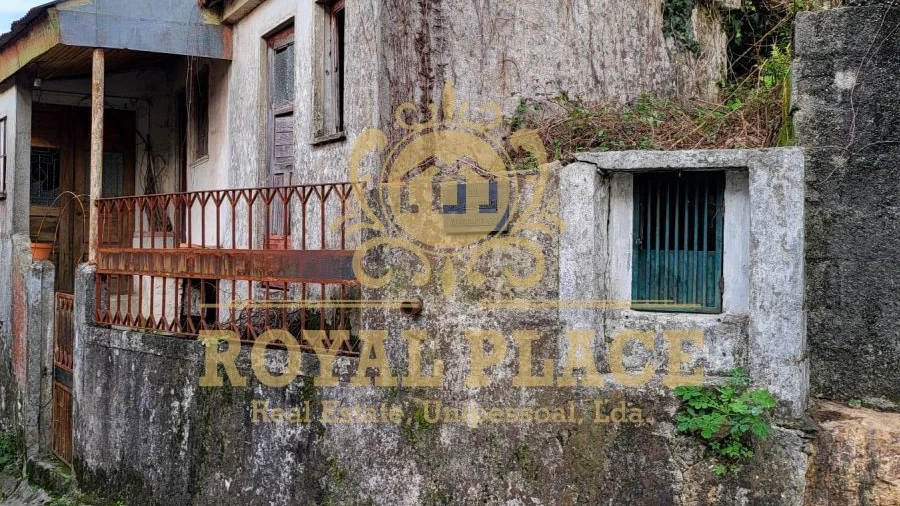 Moradia T2 para Venda em Sobrado e Bairros