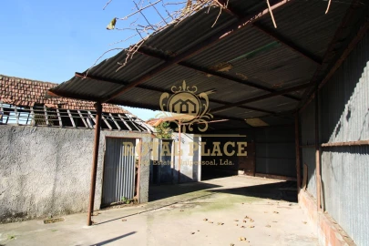 Moradia T3 para Venda em Santa Maria de Lamas