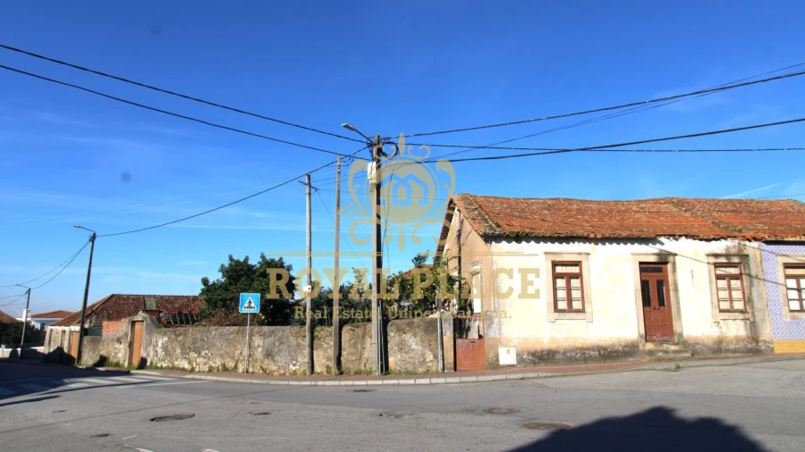 Moradia T3 para Venda em Santa Maria de Lamas