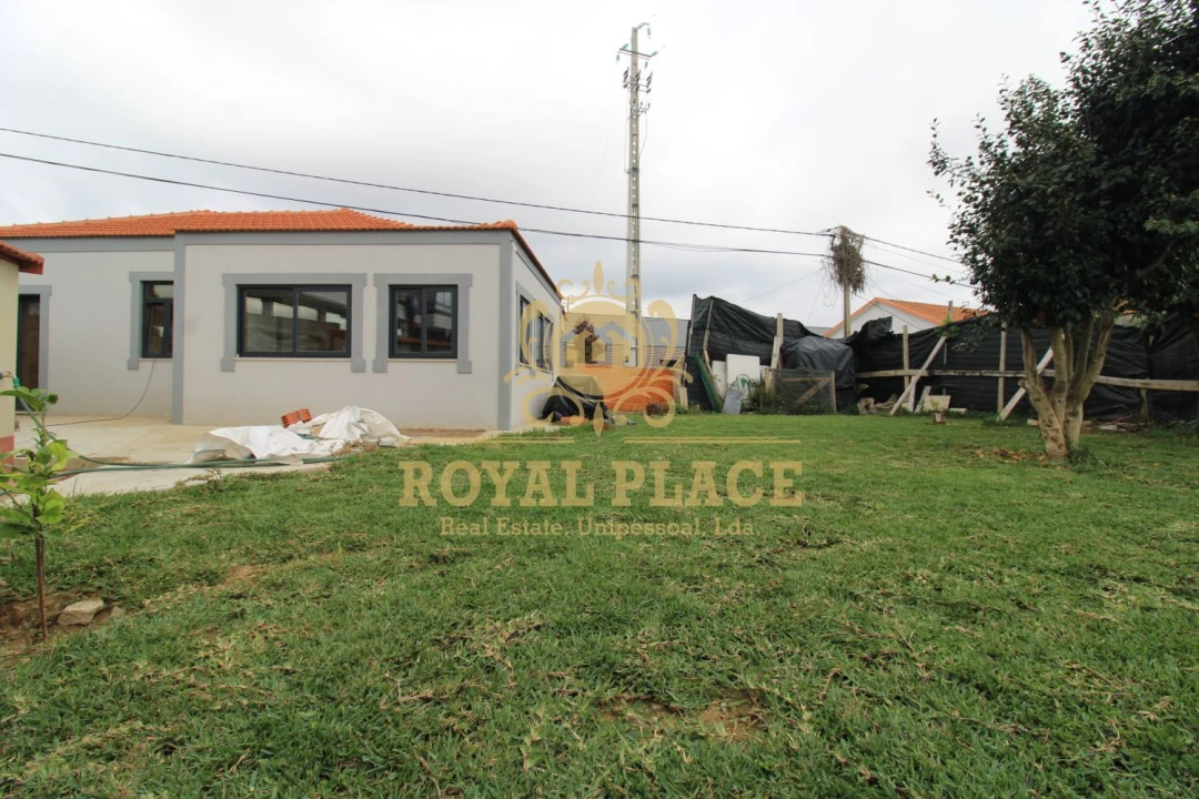 Moradia T2 para Venda em Santa Maria de Lamas Foto 9