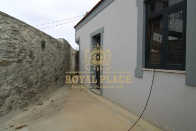 Moradia T2 para Venda em Santa Maria de Lamas