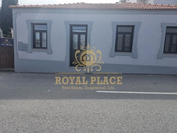 Moradia T2 para Venda em Santa Maria de Lamas