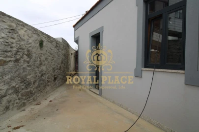 Moradia T2 para Venda em Santa Maria de Lamas