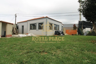 Moradia T2 para Venda em Santa Maria de Lamas