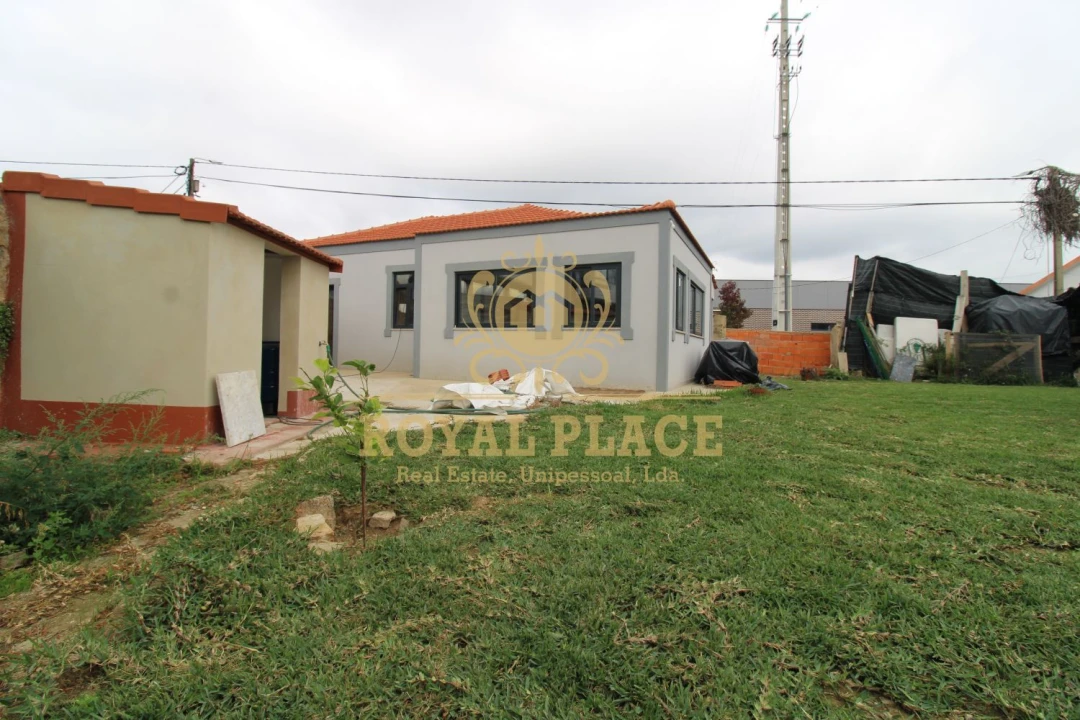 Moradia T2 para Venda em Santa Maria de Lamas Foto 6