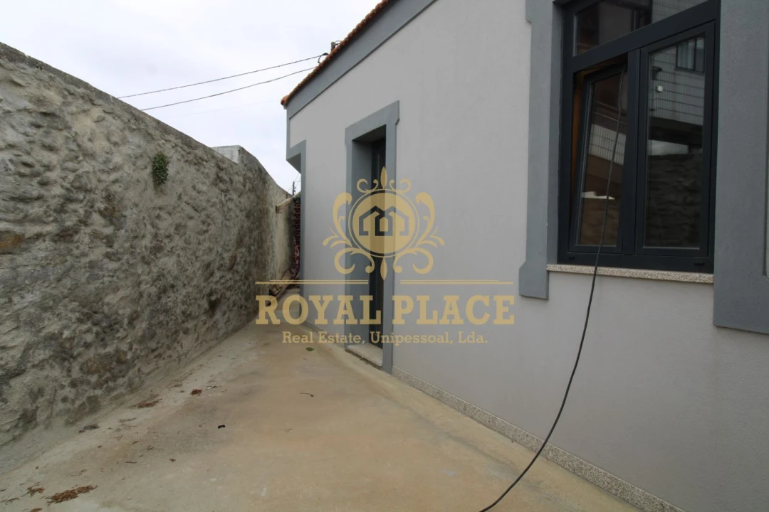 Moradia T2 para Venda em Santa Maria de Lamas Foto 8