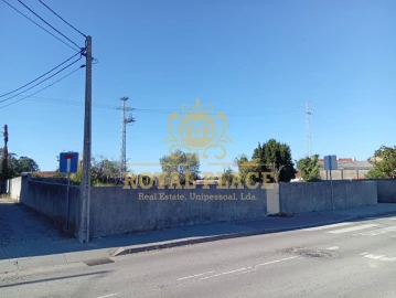 Terreno para Venda em Paços de Brandão