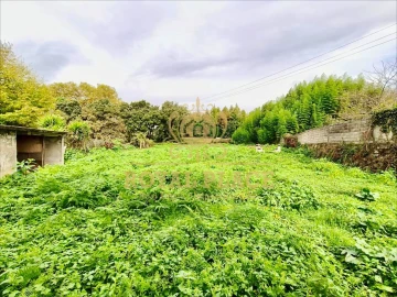 Moradia T3 para Venda em Santa Maria de Lamas