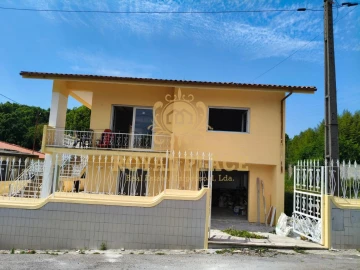 Moradia T3 para Venda em Santa Maria de Lamas