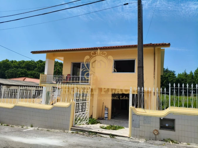 Moradia T3 para Venda em Santa Maria de Lamas Foto 32