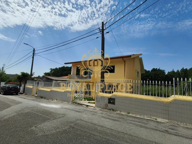Moradia T3 para Venda em Santa Maria de Lamas Foto 35