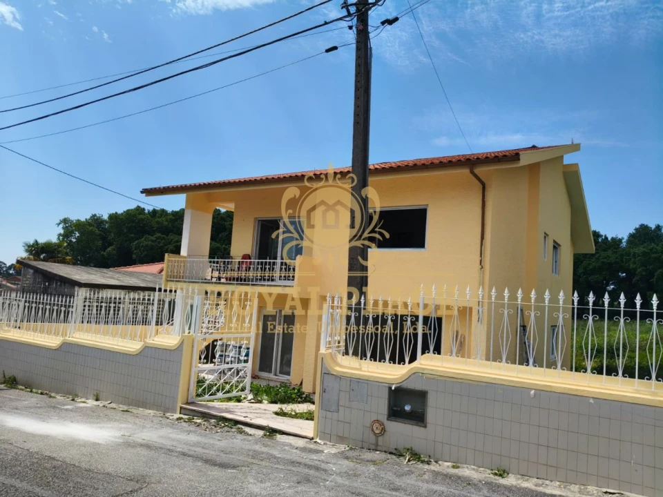 Moradia T3 para Venda em Santa Maria de Lamas Foto 36