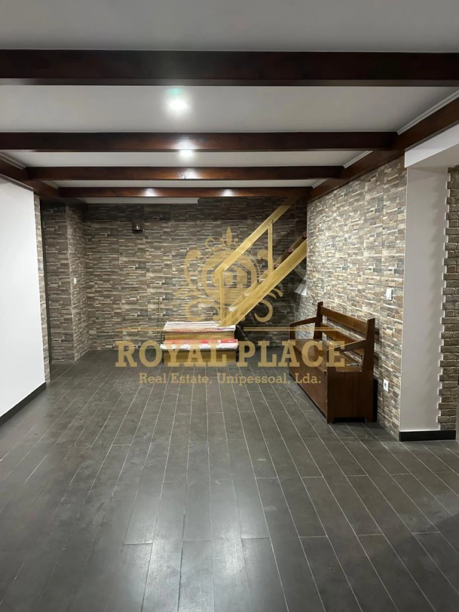 Moradia T4 para Venda em São Roque Foto 9