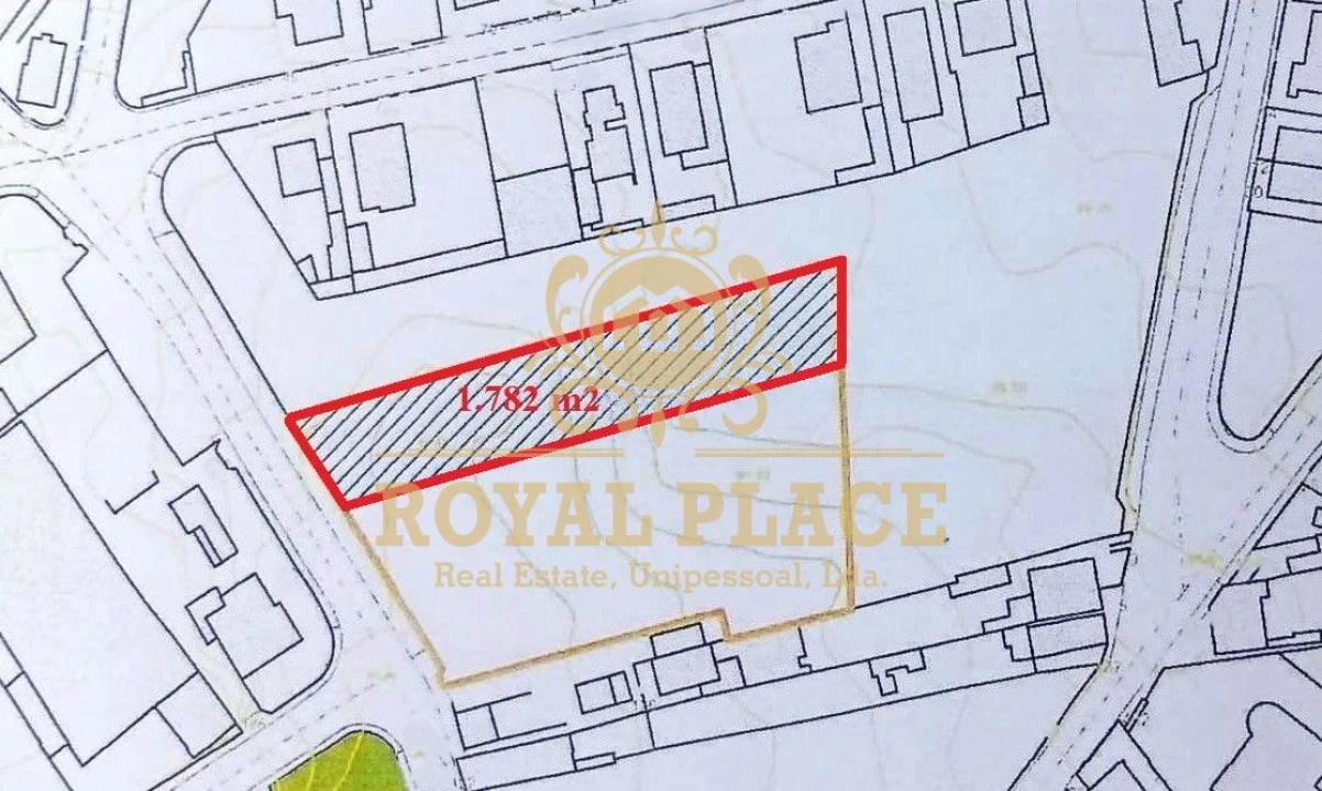 Terreno para Venda em Paços de Brandão Foto 2