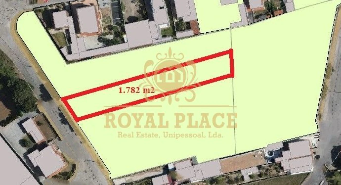 Terreno para Venda em Paços de Brandão Foto 1