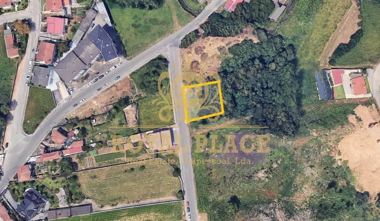 Terreno para Venda em Paços de Brandão Foto 2