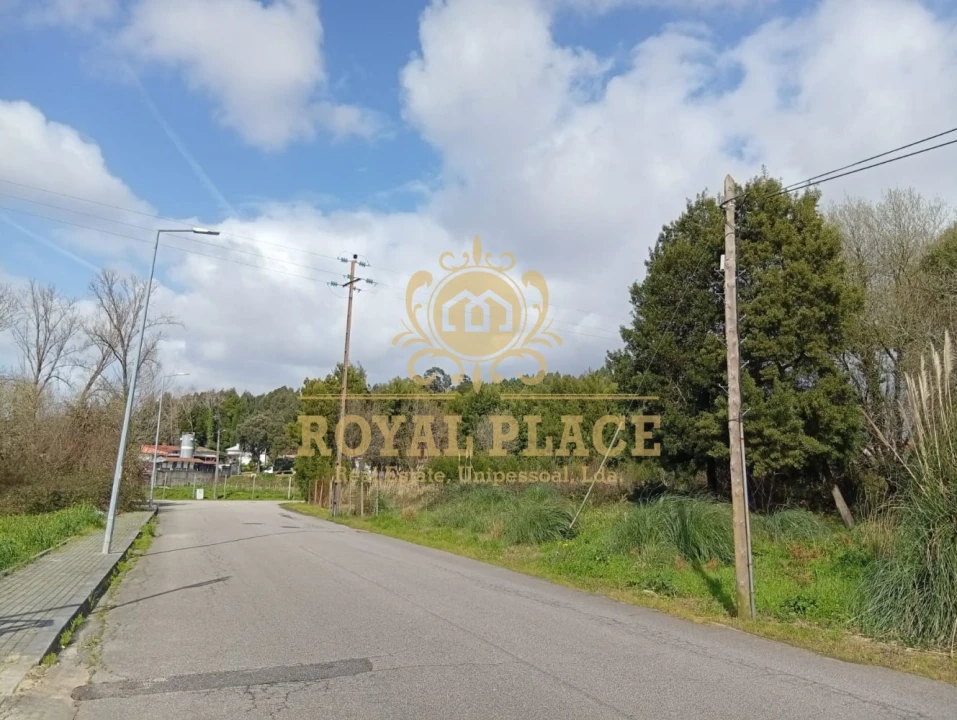 Terreno para Venda em Paços de Brandão Foto 7