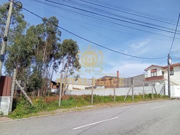 Terreno para Venda em Santa Maria de Lamas