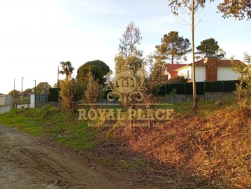 Terreno para Venda em Santa Maria de Lamas